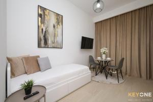 Azizi Riviera Studio Chic & Cozy
