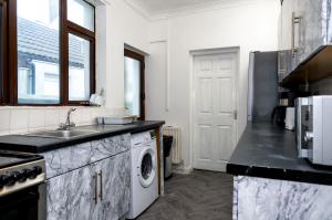 Superior 4-Bedroom Home ideal for families, Contractors and Relocations