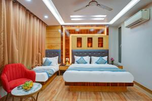 Just Renovated - Hotel Krishna Palace With Parking & Only 2 Mins Walk from Metro