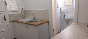 Camellia Apartment ATHENS CENTER 5BD, 2 BATHS