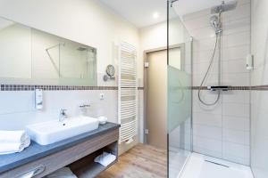 Deluxe Double Room room in Ostseehotel Villen im Park - ein Rovell Hotel