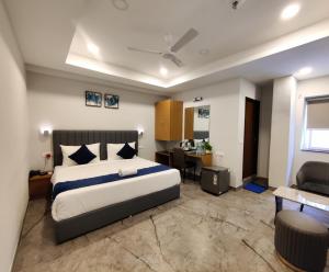 Yellow Sapphire Hotel Gachibowli