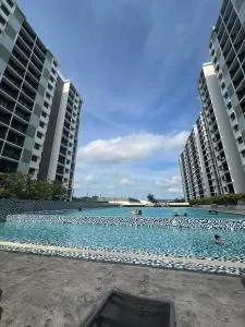 Qila Homestay at DESARU UTAMA - Kangkar Papan