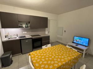 Charmant duplex à Montpellier pour 4 personnes, wifi, parking et tramway