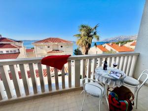 Apartment Toni with sea view and balcony in Brela