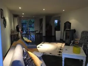 Family home with a pool - Marsillargues