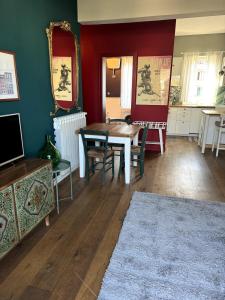 Fifis Stylish Attic With Terrace