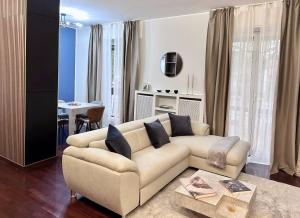 Deluxe Multispace apartment with green terrace