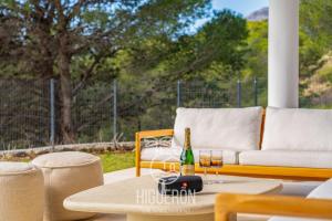 HigueronRentals The secret garden