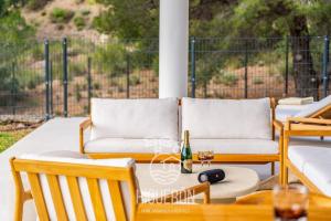 HigueronRentals The secret garden