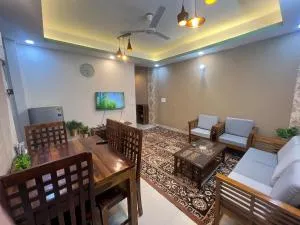 Qazi's Modern 3BHK Flat - Chhattarpur