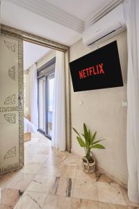 Amwaj Apt - Wake to Waves Stylish 1-Bedroom by the Shore