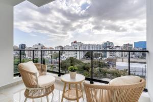 Luxury apt city views in the center of the city