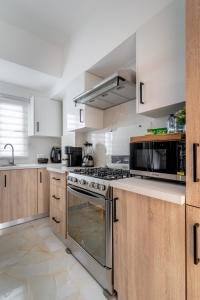 Luxury apt city views in the center of the city