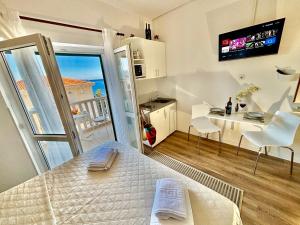 Apartment Luce with sea view and balcony in Brela
