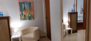 Vintage Apartment Athens Center 6BD-2BATH