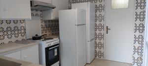 Vintage Apartment Athens Center 6BD-2BATH