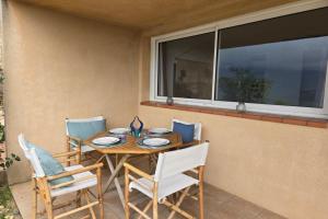 Appartements Appartement 2 pieces superbe vue mer clim et wifi piscine chauffee : photos des chambres