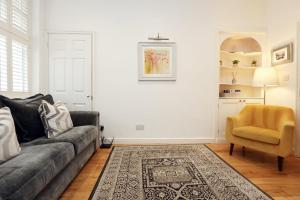 Cozy Bath Hideaway Serene Garden Escape