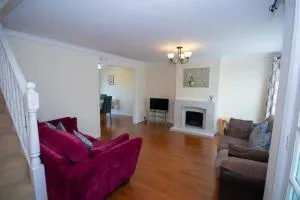 Cohost Partners | Stylish 3BR Retreat Near Bristol - 埃文茅斯