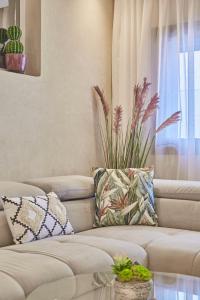 Amwaj Apt - Golden Sands and Blue Waves Beach Escape