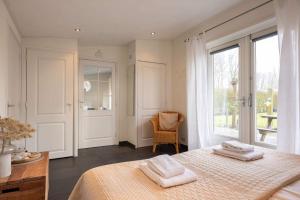 NEW Hello Zeeland - Cozy Country Cottage
