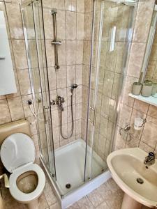 Apartment Marko with terrace and mountain view in Brela