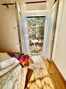 Apartment Marko with terrace and mountain view in Brela