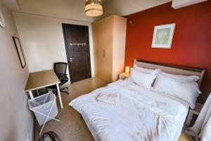 Travellers Haven 3br BGC, Bathtub, XBOX, 200mbps