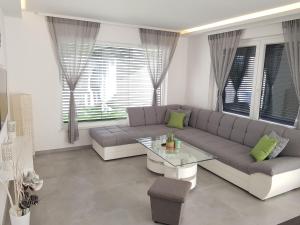 Ferienhaus Mit Privatem Pool In Ruhiger Lage,