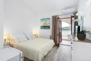 Black Pearl Tisno - Tisno