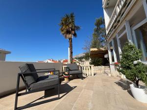 Apartment Toma with sea view and terrace in Brela