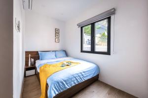 Lynn by La Doma Express