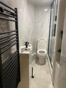 Cottage ideal for le shuttle and Designer Outlet