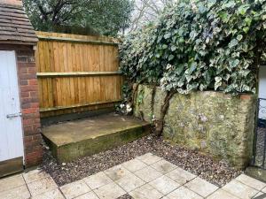 Cottage ideal for le shuttle and Designer Outlet