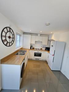 Spacious 3 Bedroom HOUSE in Dartford,London Zone 8