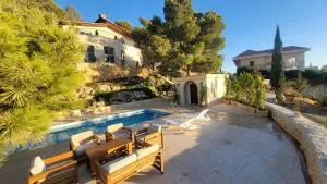 Villa romanajo - Jal‘ad