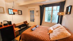 En-suite Room In historic Canalhouse from 1729