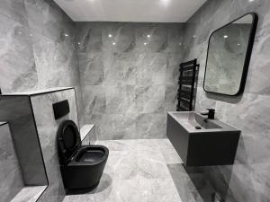 Starlight Lodge - 4 bedroom Barn with Hot Tub!