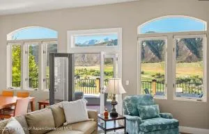 One of a kind hilltop estate in Aspen Valley! - Basalt