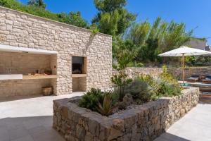 Villa Praska with private 28,5 sqm pool, 3 en-suite bedrooms, Sauna, 1km to Beach