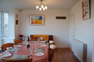 Angorfa family holiday home with games room