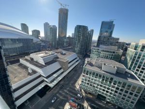 Comfort Front Suites CN Tower View & Free Parking