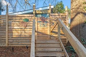 The Acorn - Tiny House in HISTORIC OAKWOOD