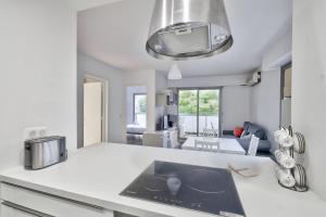 Flat with balcony 15min from Promenade des Anglais