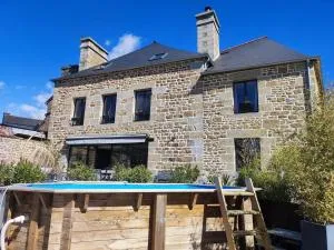 Grande maison familiale avec piscine - Liffré