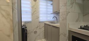 Apto dos famosos na Meia Praia Itapema a 70 metros do mar