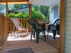 Maisons de vacances Bungalow charmant avec piscine partagee a Saint-Cheron : photos des chambres
