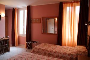 Hotels Hotel Lutetia : photos des chambres