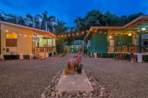 Cabina Guatusa, 3Min from the Beach! Playa Chiquita